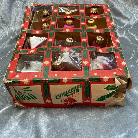 Vintage set of 10 glass bell ornaments and 2 glass balls
Christmas Classics - Picture 4 of 16